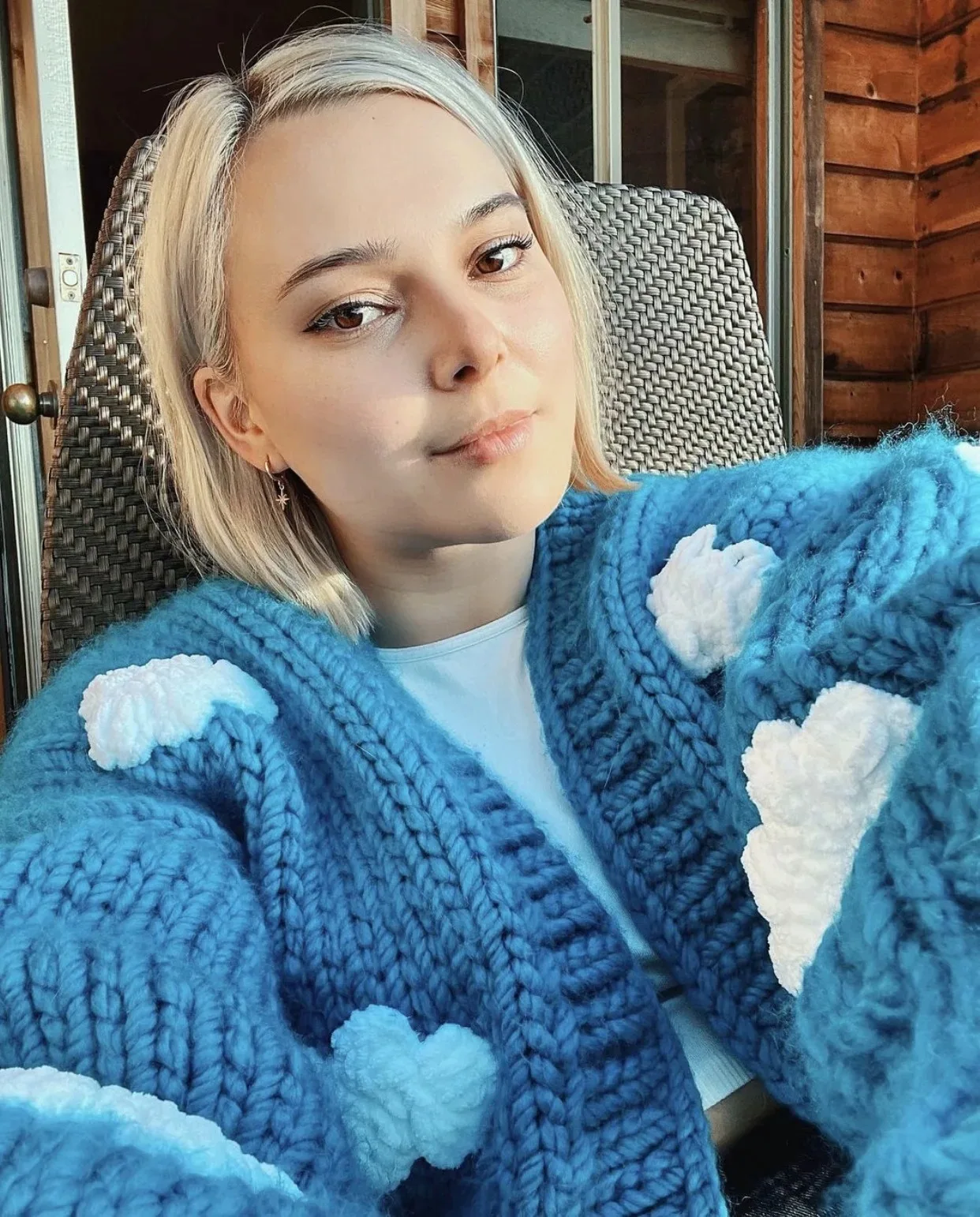 Hand Knit Oversized  Cloud Embroidery Casual Cardigan acrylic cotton made long sleeve floral handmade women sweater winter