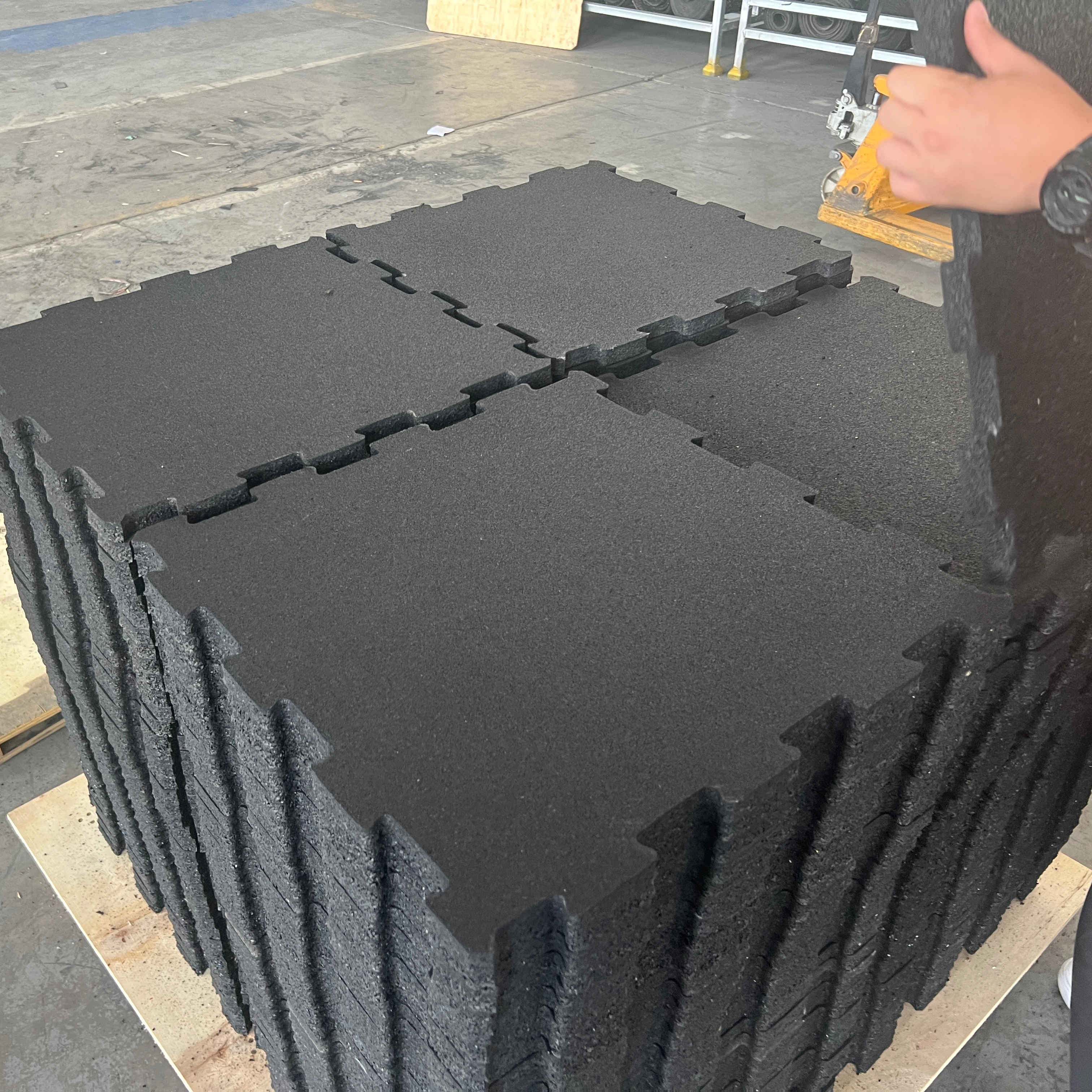 50cm Interlocking Rubber Tiles  Black Puzzle Gym Rubber Flooring Mat for gym