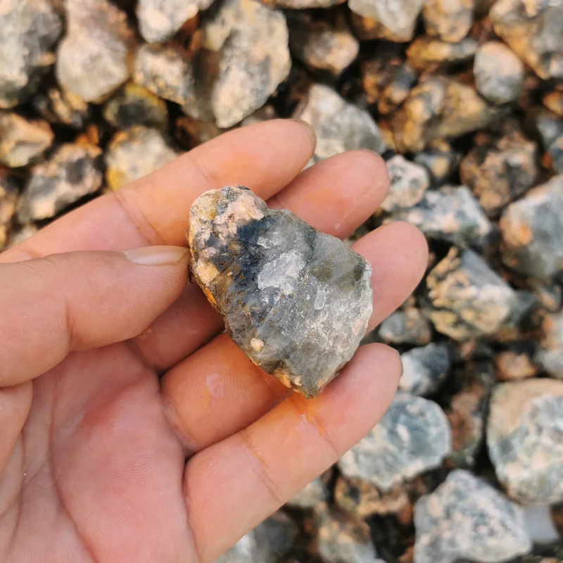 wholesale Beautiful Rough Natural Ghost Quartz Crystal Rough Stone Green Phantom Crystal Matt Surface