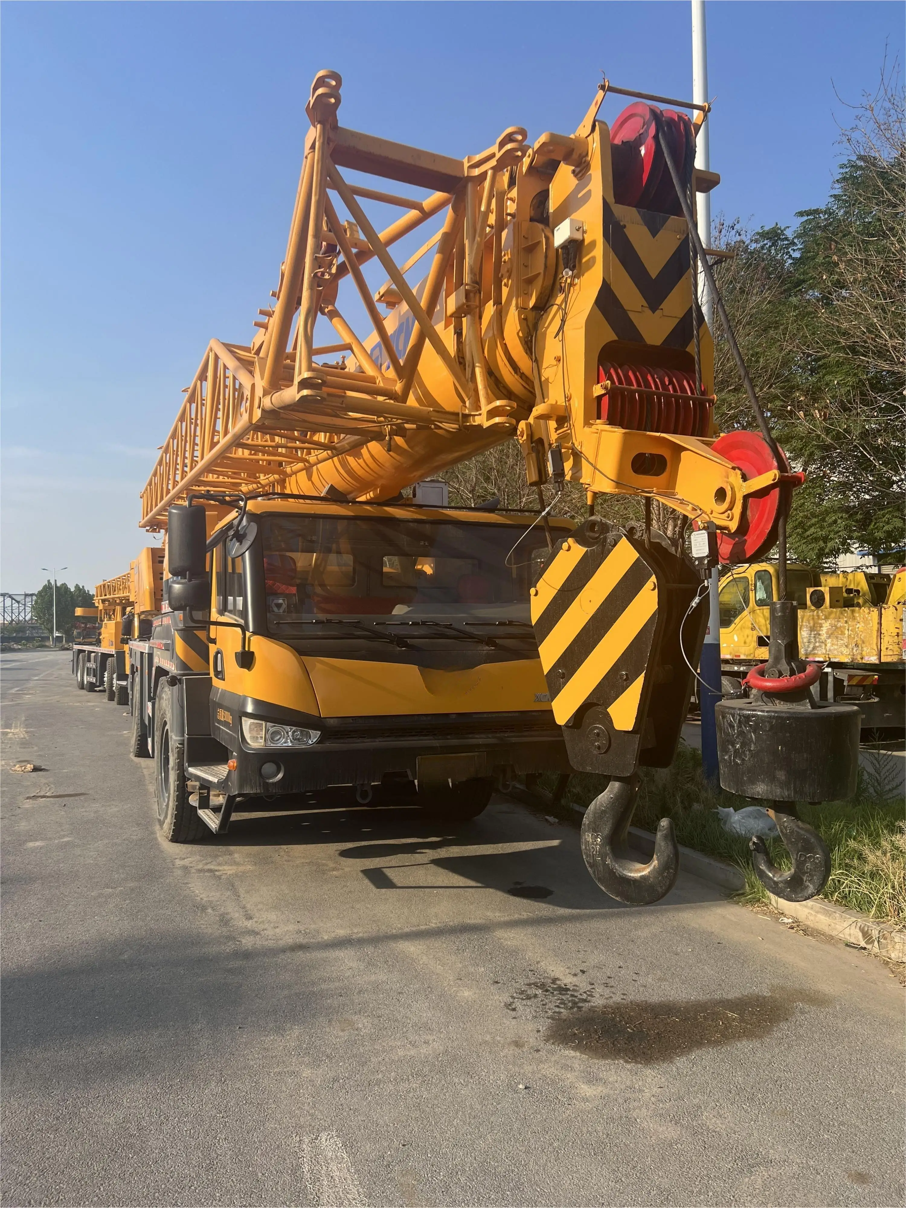 X 80 ton XCT80  boom truck cranes sale