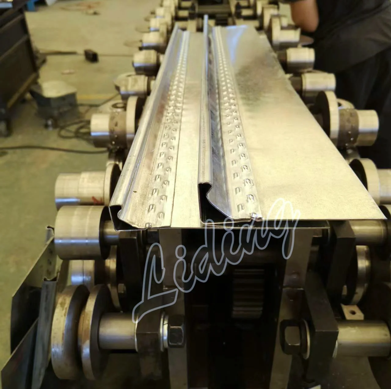 Hot selling air duct making machine made in China