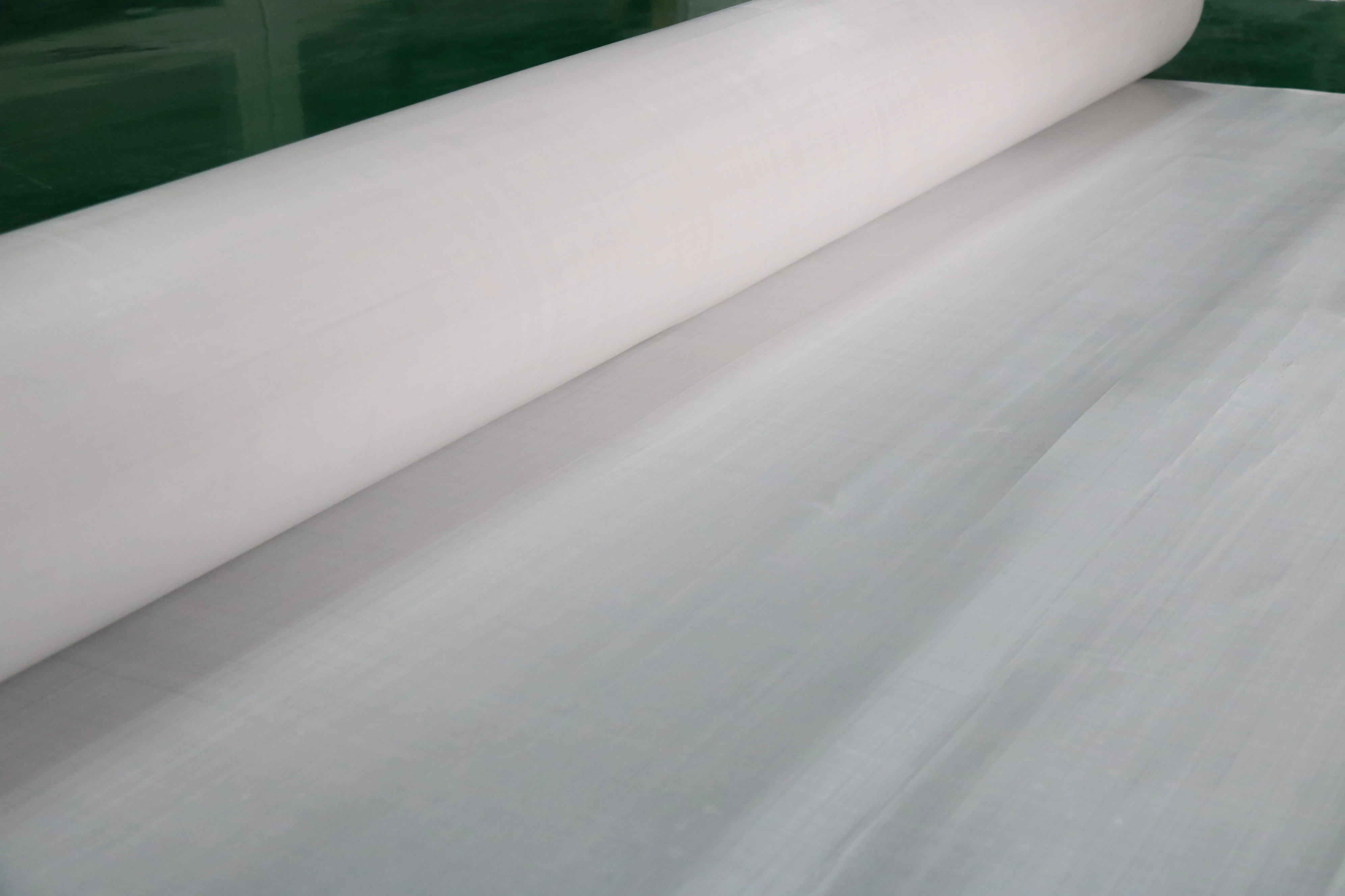 Bullet proof nonwoven uhmwpe fabric for soft bullet proof vest