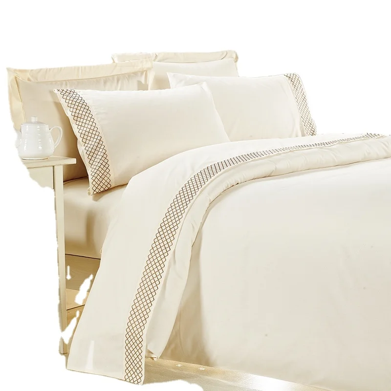 
 Комплект постельного белья из микрофибры, 4 шт., Комплект постельного белья с вышивкой   (1548654696)