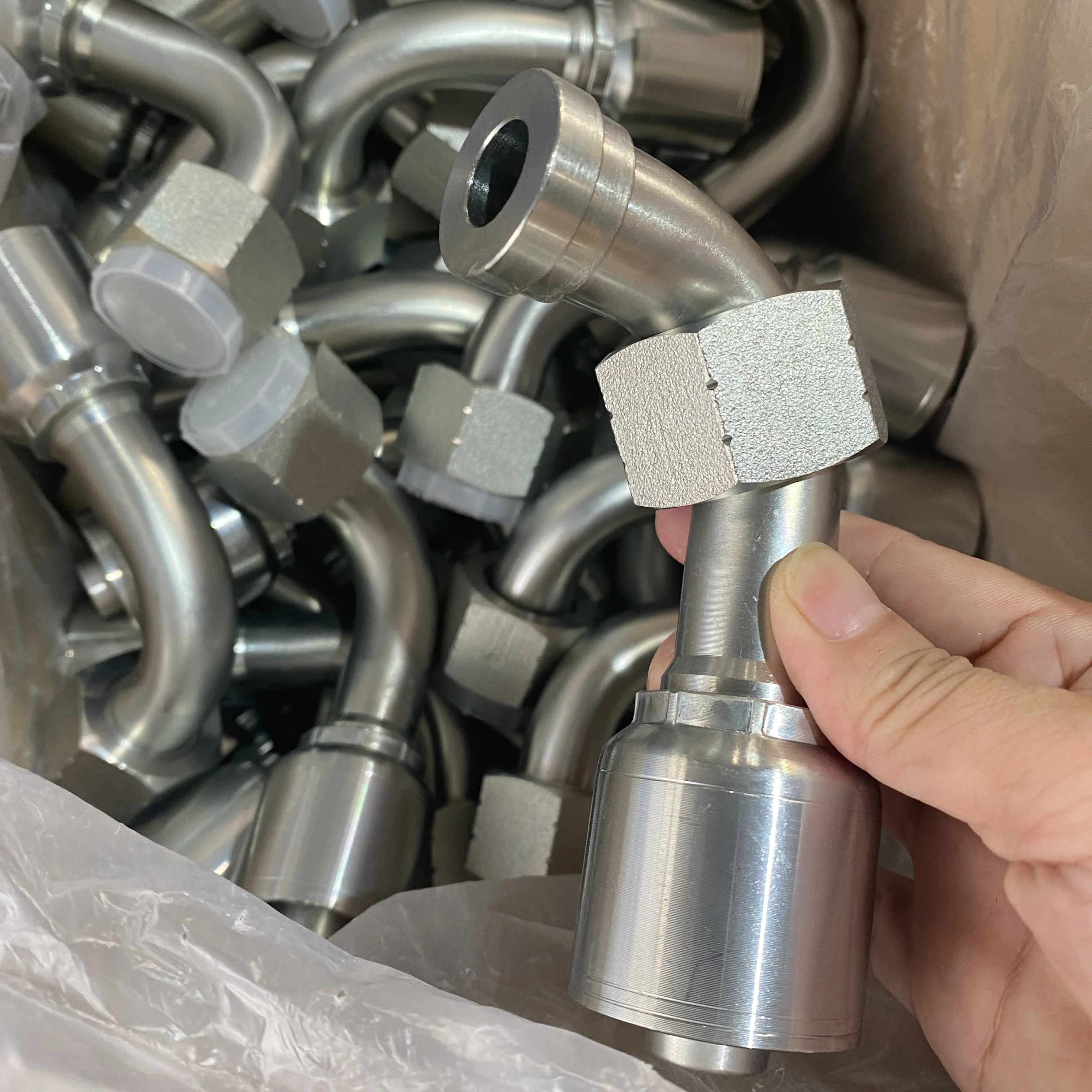 1J743 Straight Hydraulic female 24291 ORFS Flat Seat 1sn/R1AT Crimp Rubber Hose Ferrule Fittings