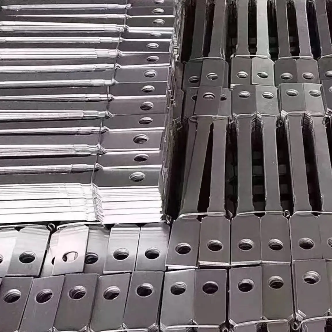 Hebei Production Hot Dipped Galvanized Silver Flat Wall Tie Concrete Wall Ties Tie