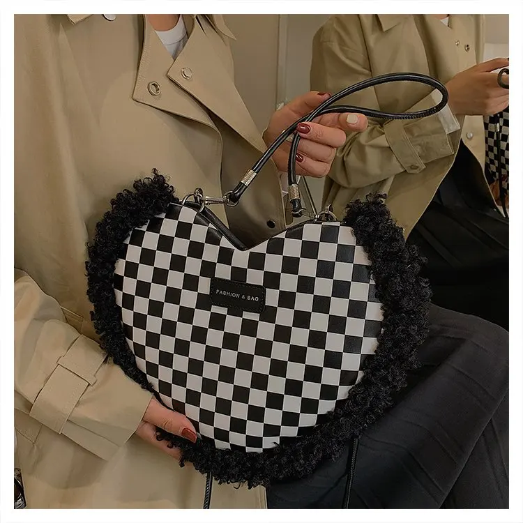 2021 winter Lovely cute heart purse handbag fashion wool fringe plaid ladies purse handbag