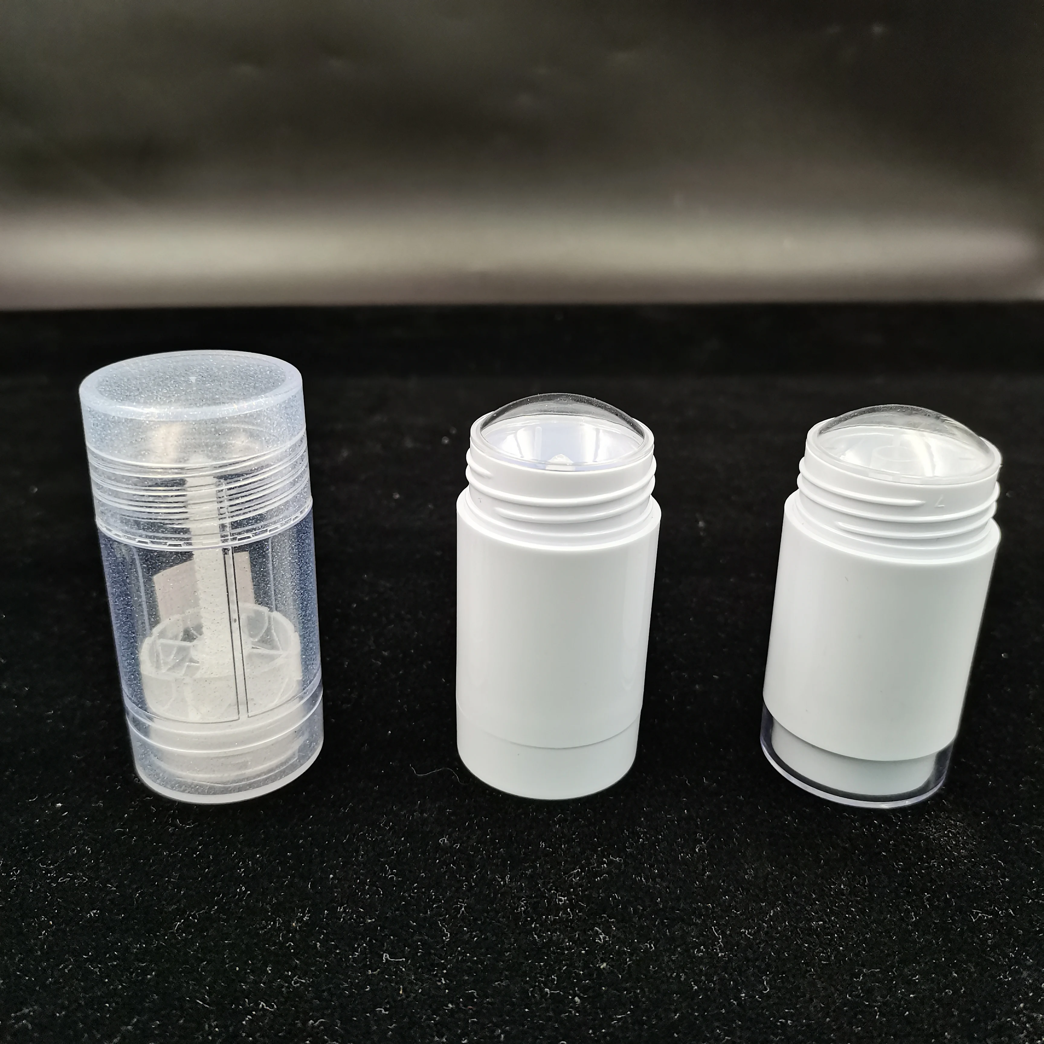 Wholesale Plastic 75g Deodorant Bottle White Blue Round Transparent Plastic Deodorant Stick
