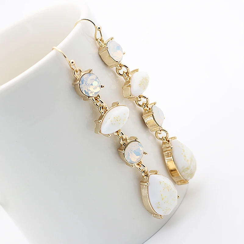 V&R Fashion Crystal earring jewelry white opal rhinestone cream resin stone gold glitter gold plated Tear drop earrings