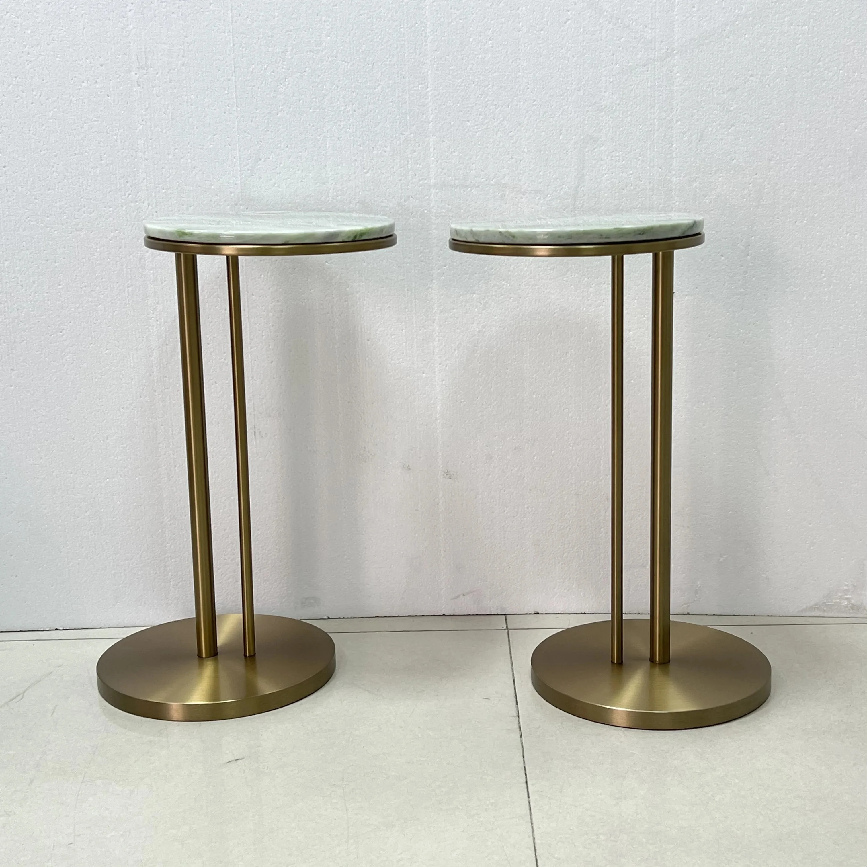 Modern High Quality Metal Side Tables Round Coffee Tables Hotel Resort Restaurant Building Sales Office Beauty Salon