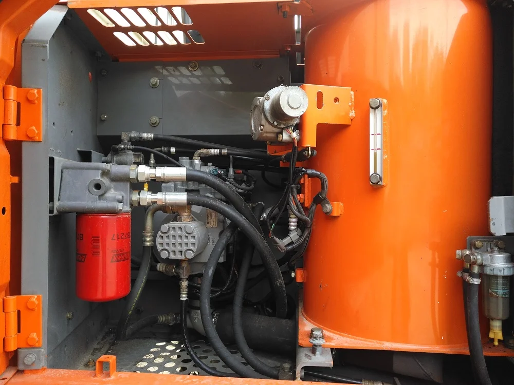 hitachi excavator (3).jpg