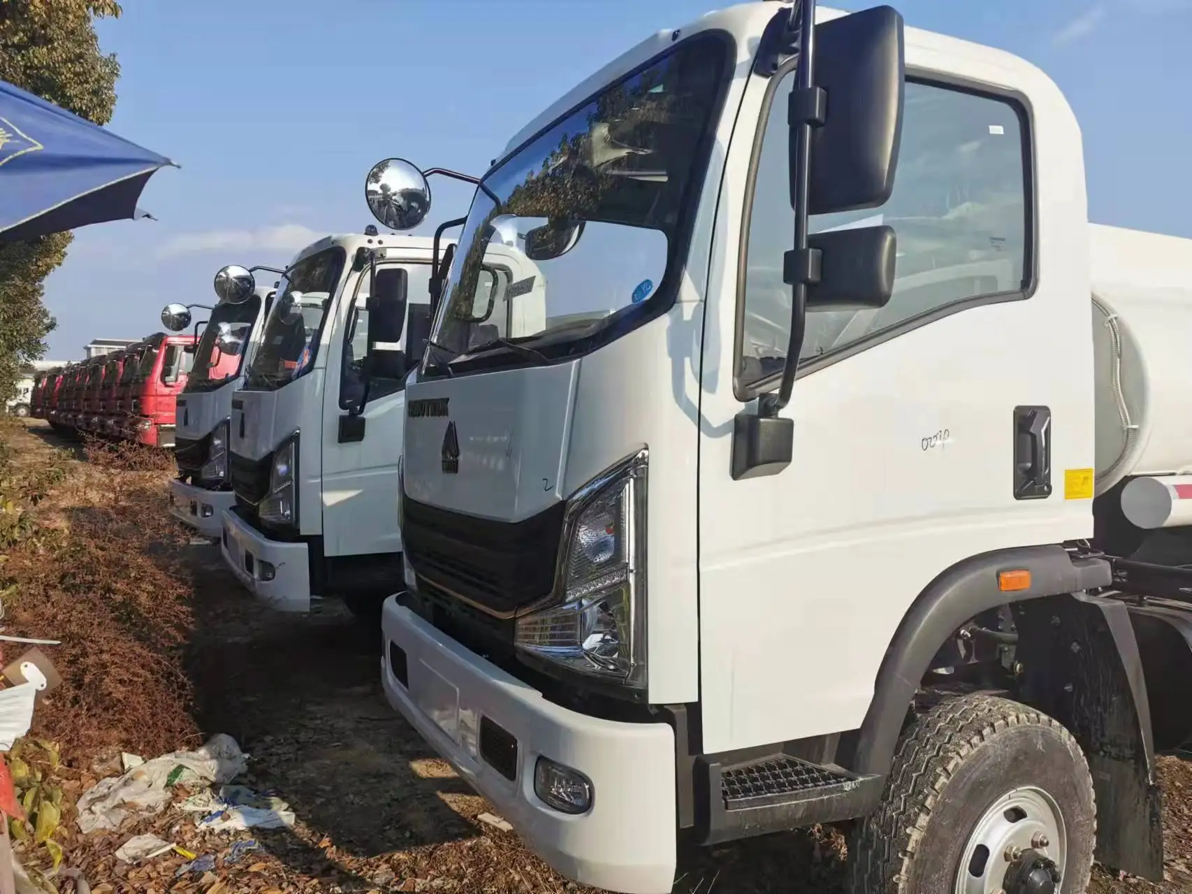 SINOTRUK HOMAN 4*4 4000 литров 4 cylinders120hp топливный бак грузовика