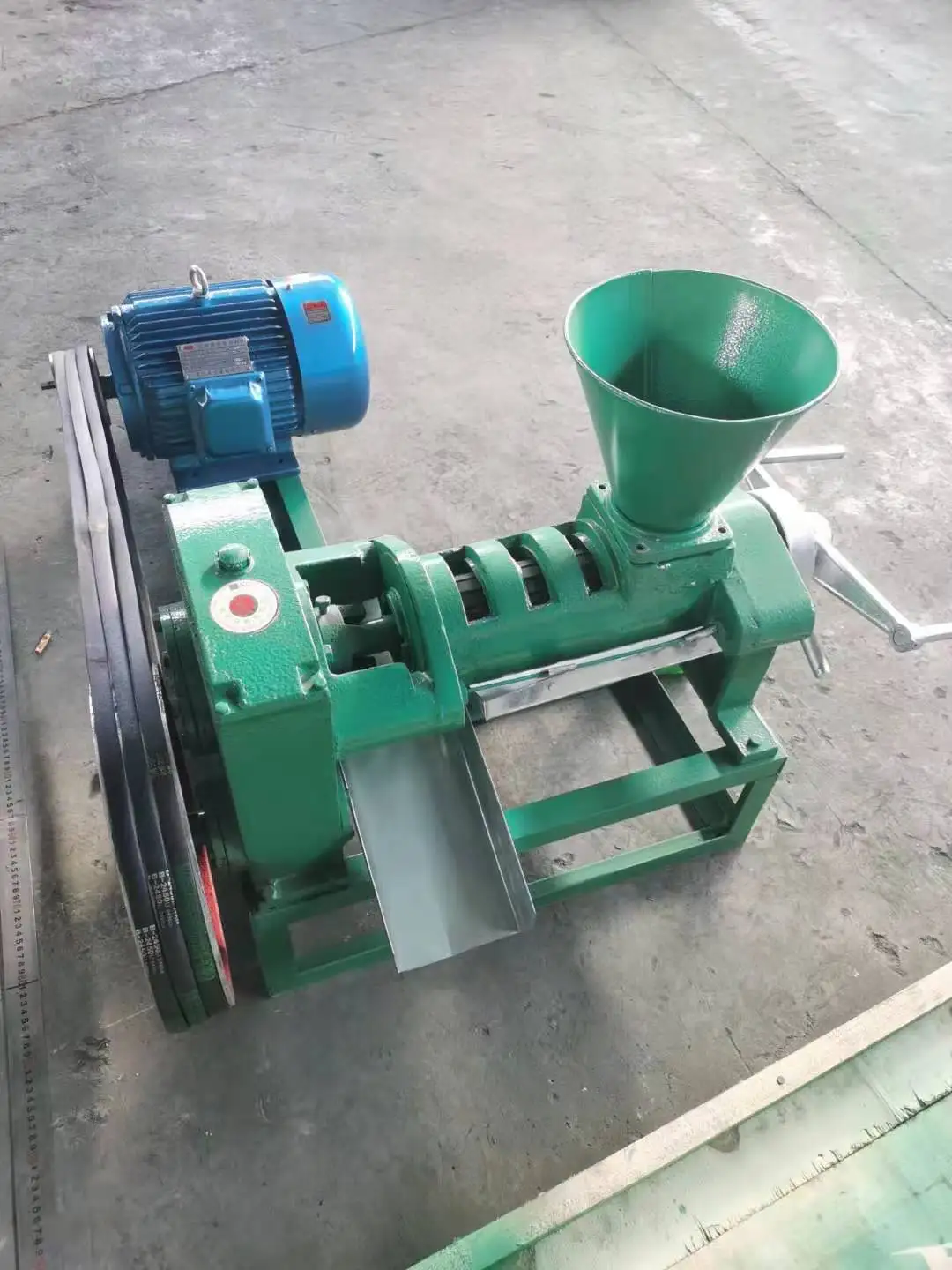 SHARPOWER cold heat screw hydraulic coconut peanut olive  oil pressing machine production line for africa