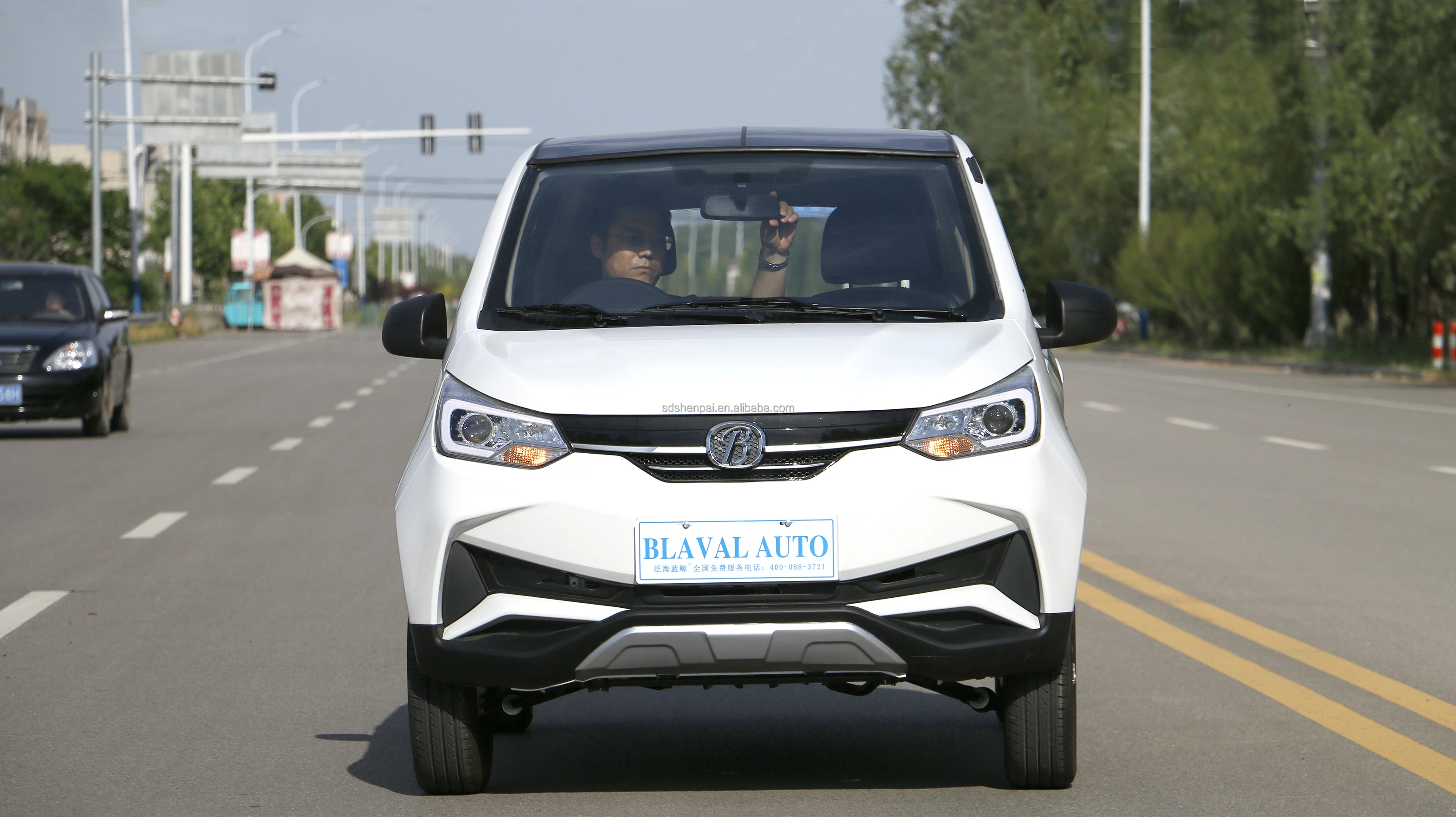 New Energy Low Speed Mini electric car made in china RWD 4 wheel