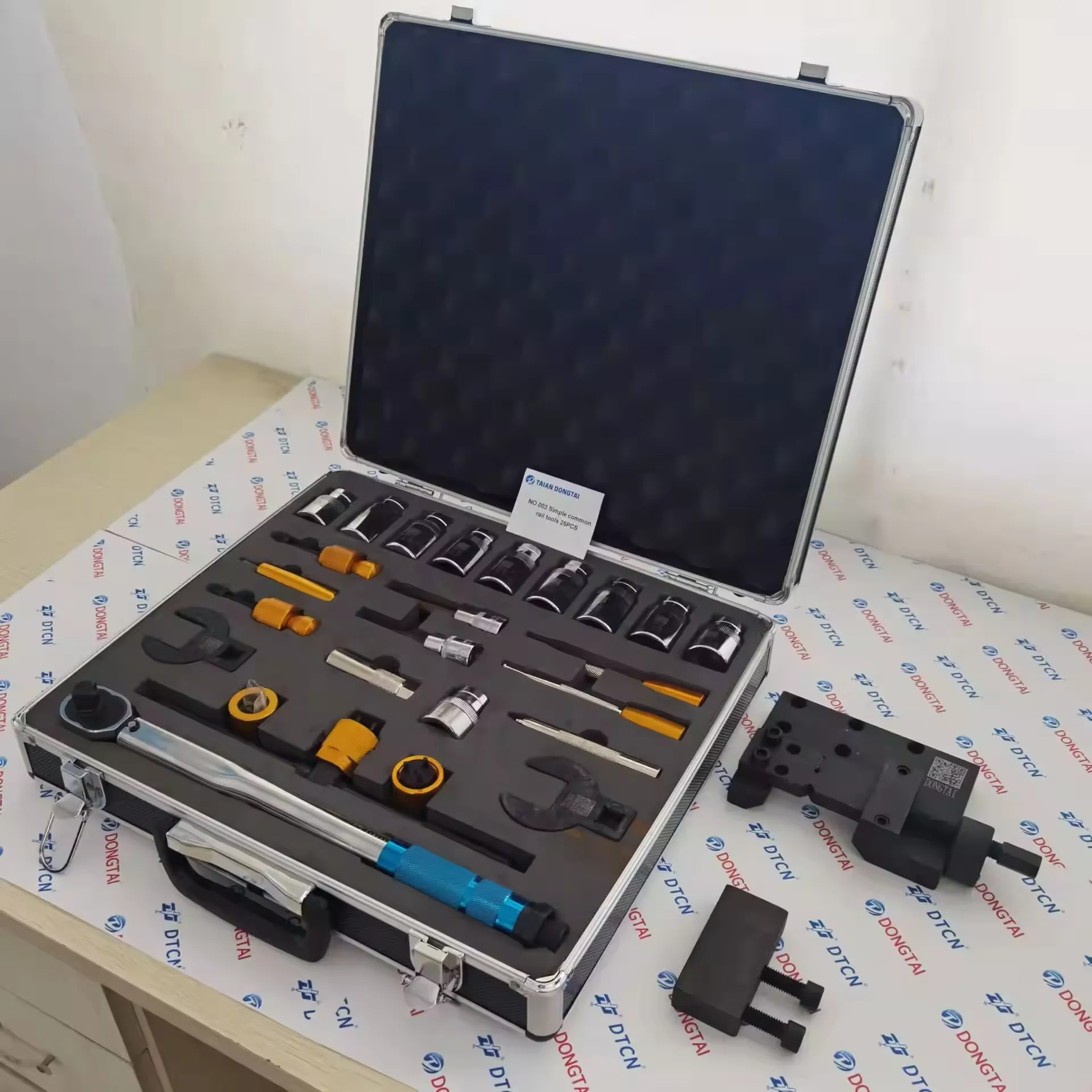 DONGTAI  NO.003(2) Simple Common Rail lnjector Fixture