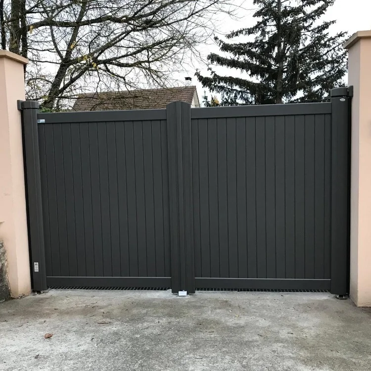 Customized designed latest style horizontal slat privacy front door aluminum double swing driveway gate