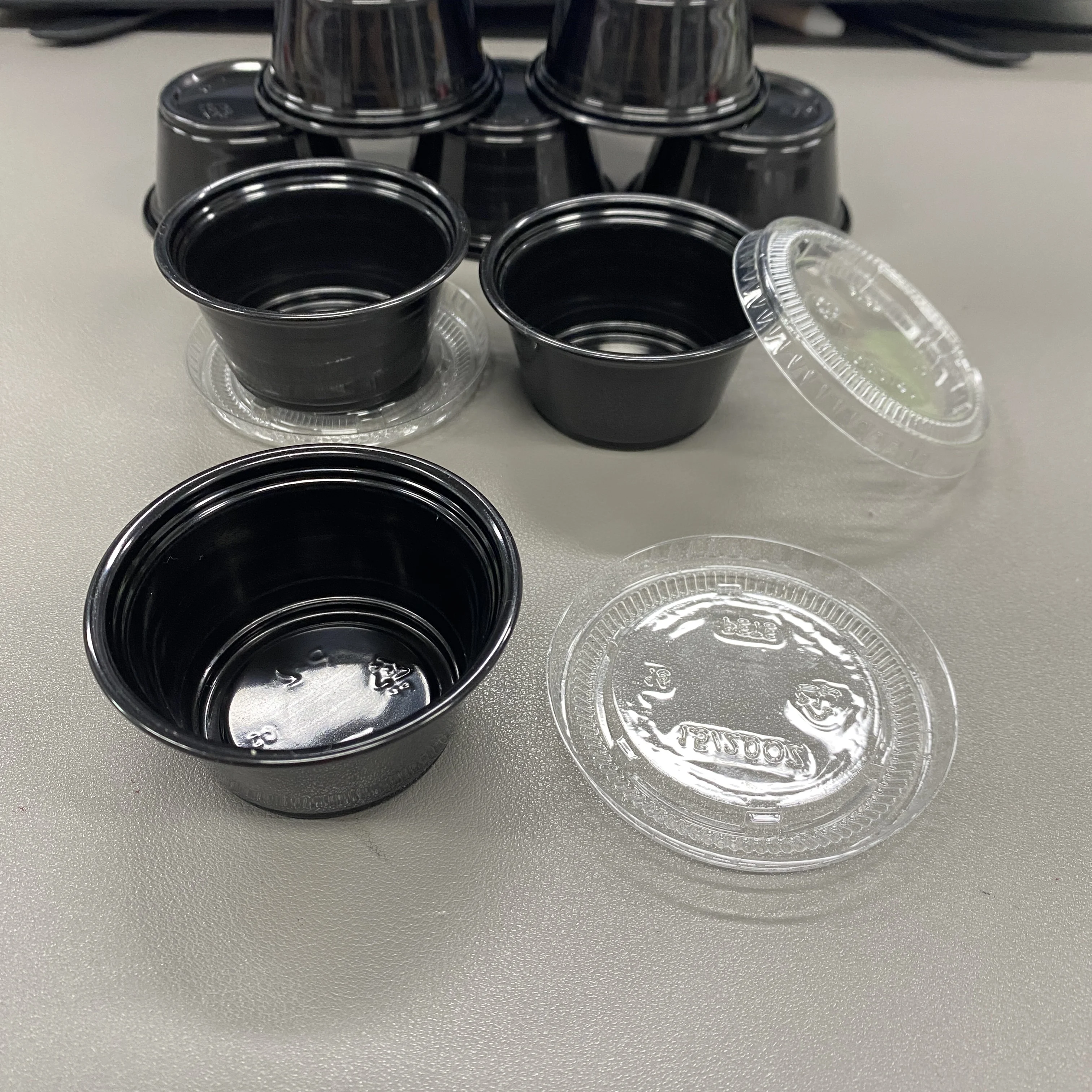 Factory Good Price 2oz Black Sauce Cup PP Plastic Container 25 ml Portion Cup for Seasoning Disposable Mini Cup
