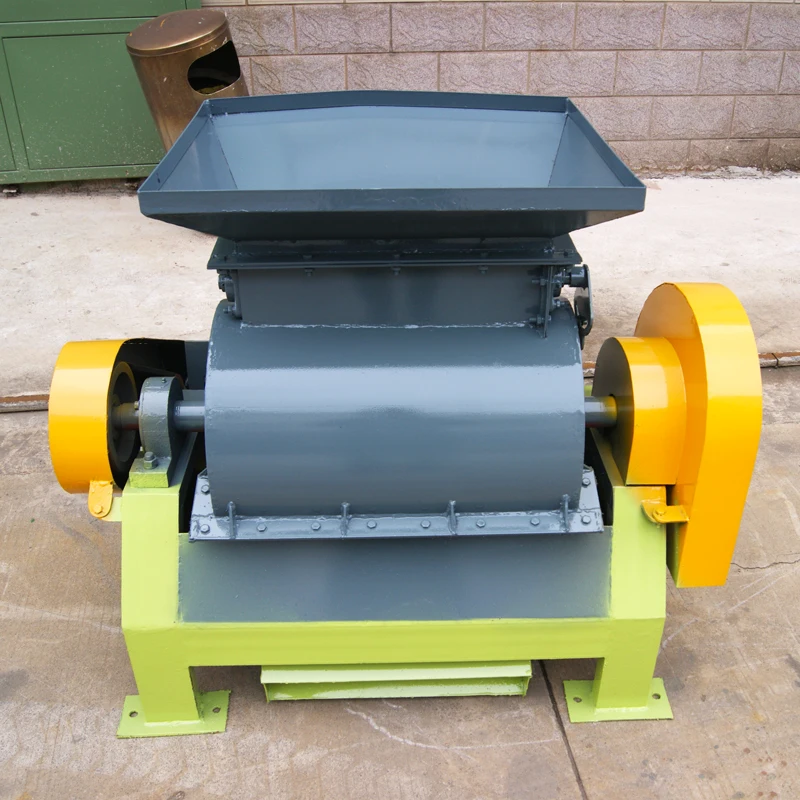 Agricultural Waste Urea Crusher Animal Manure Crushing Machine For Sale Easy Control