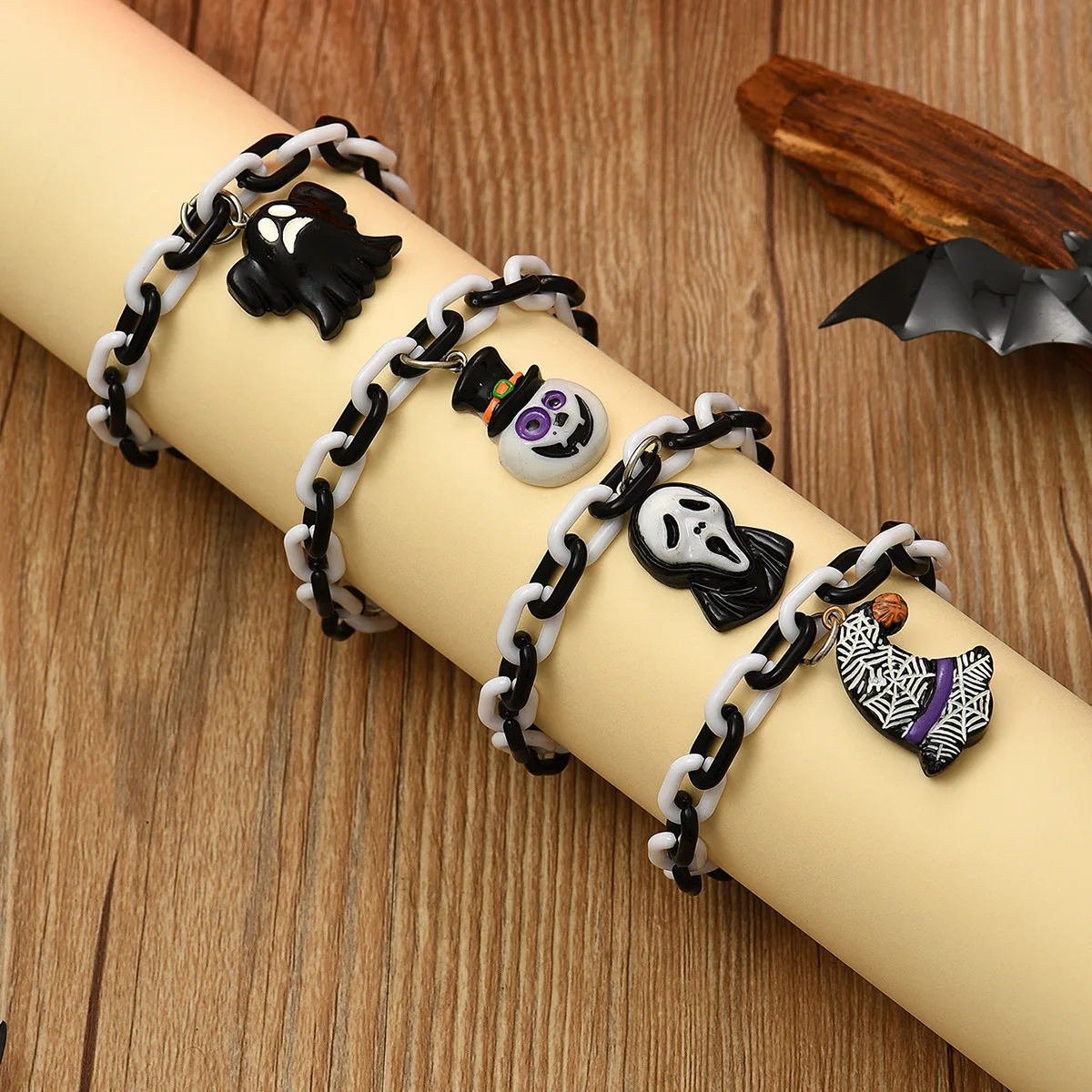 2025 Arrival Ghost Witch Skull Pendant Bracelet Black White Clip Paper Acrylic Bracelet for Halloween Party Prom Jewelry Gift