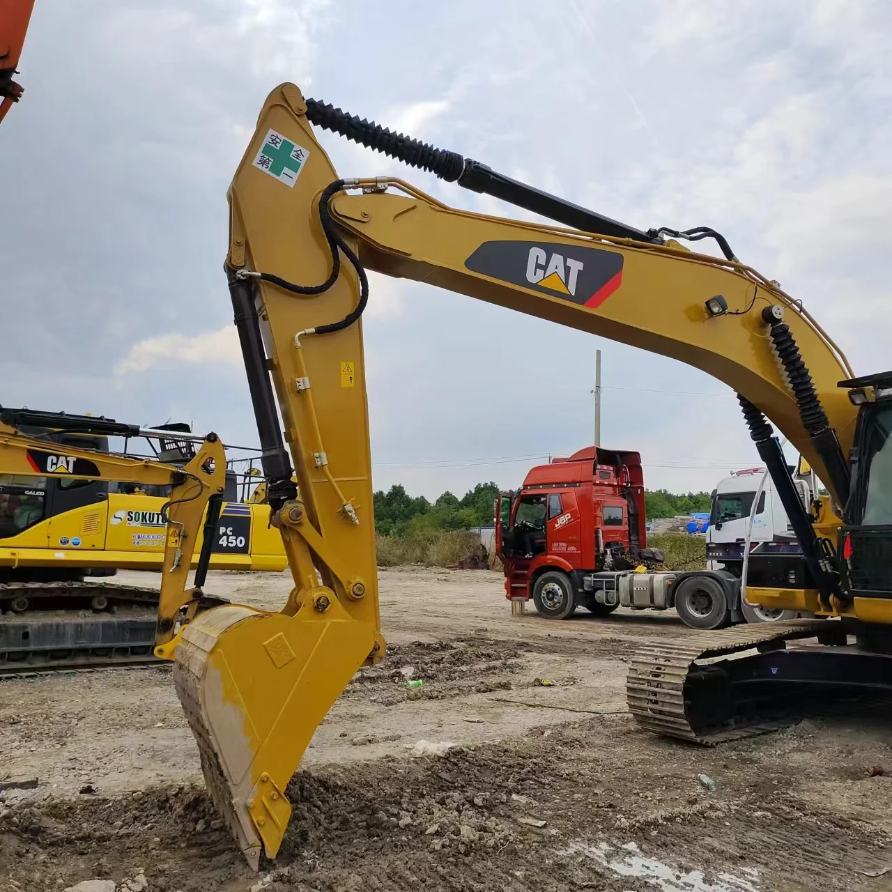 buy used excavator in china. used caterpillar 320d2 crawler excavator. digger machinery with cheap price for sale