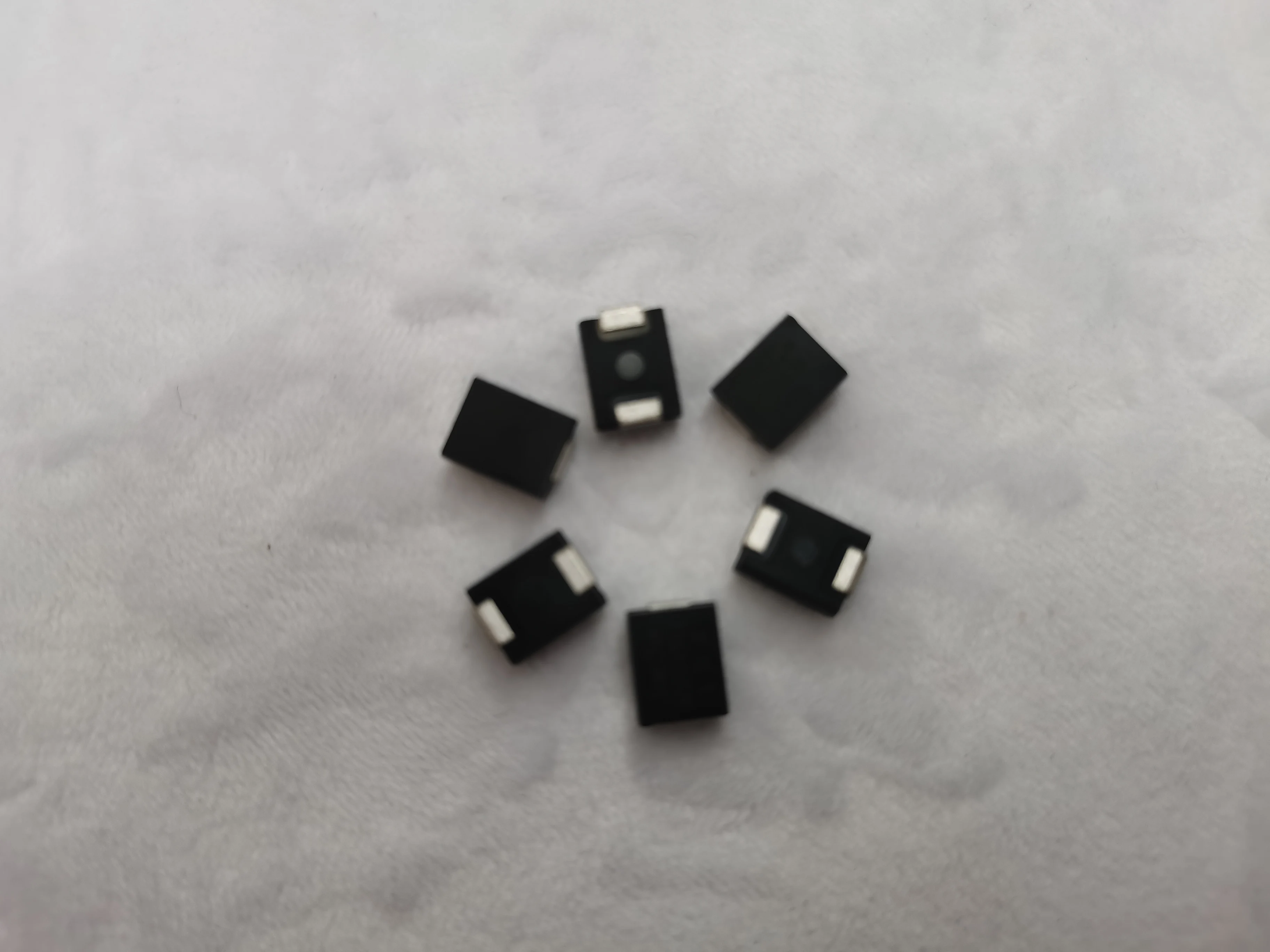 SMD varistor 3225k511  Chip Resistor