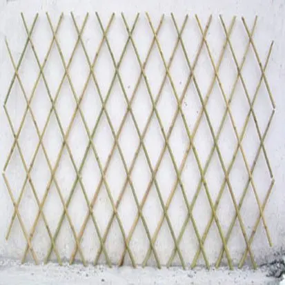 Outdoor retractable natural bamboo fence