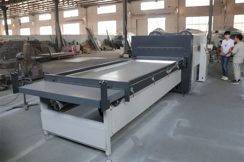 QDLW pvc foil vacuum membrane press laminate machine for paper veneer plastic door cabinet for woodworking