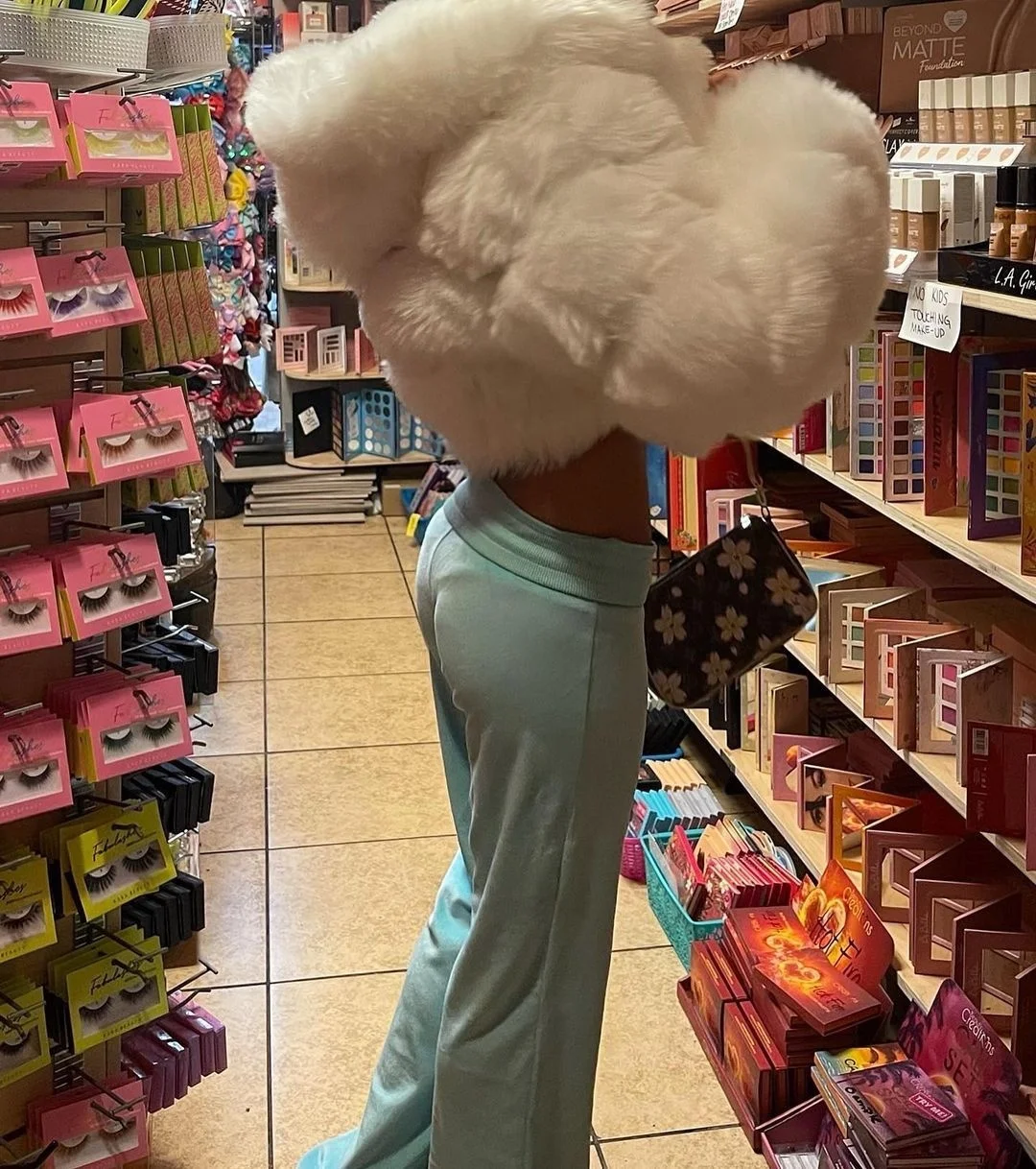 Chinese Factory Price Fashionable Anti Wrinkle Women Faux Fur Coat For Winter