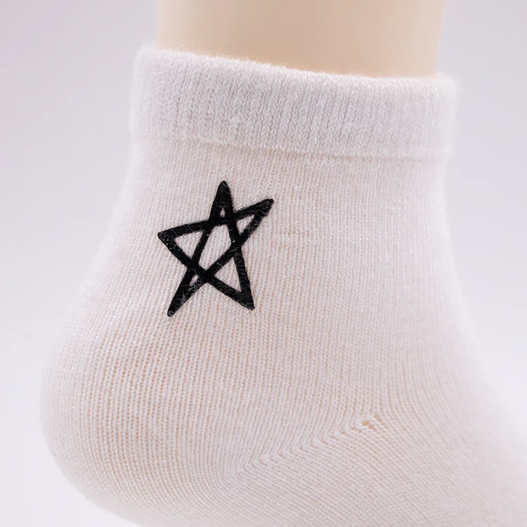 Foshan suppliers daily sports elegant cotton kids socks with non skid grip for children