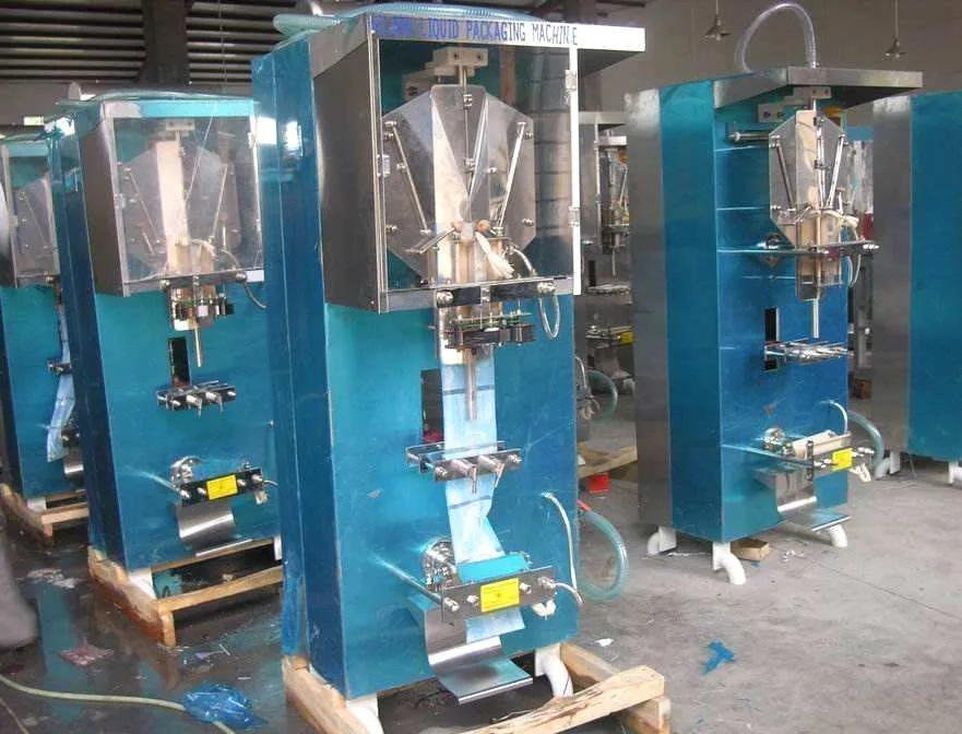 Automatic Packing Water Machine a eau en sachet / enbolsadora de agua / Machine de remplissage deau en plastique