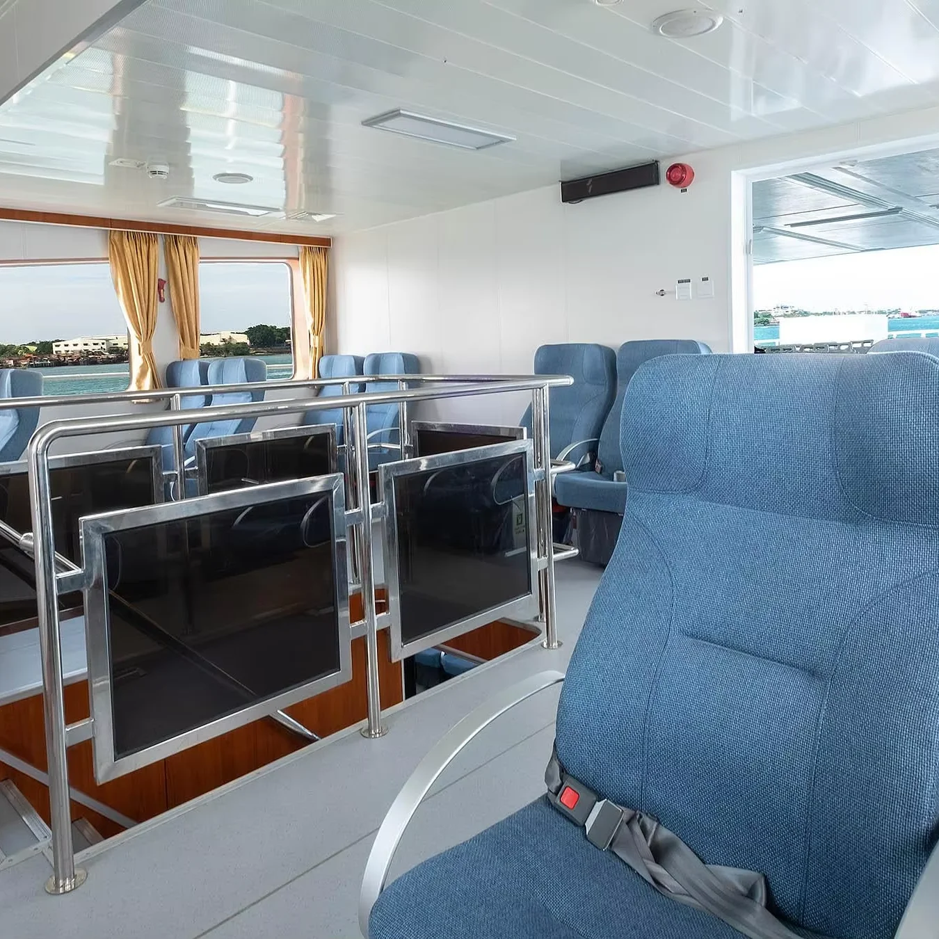 Luxury Modern Twin Engine Passenger Catamaran with High Quality Aluminum Hull New Condition for Sightseeing