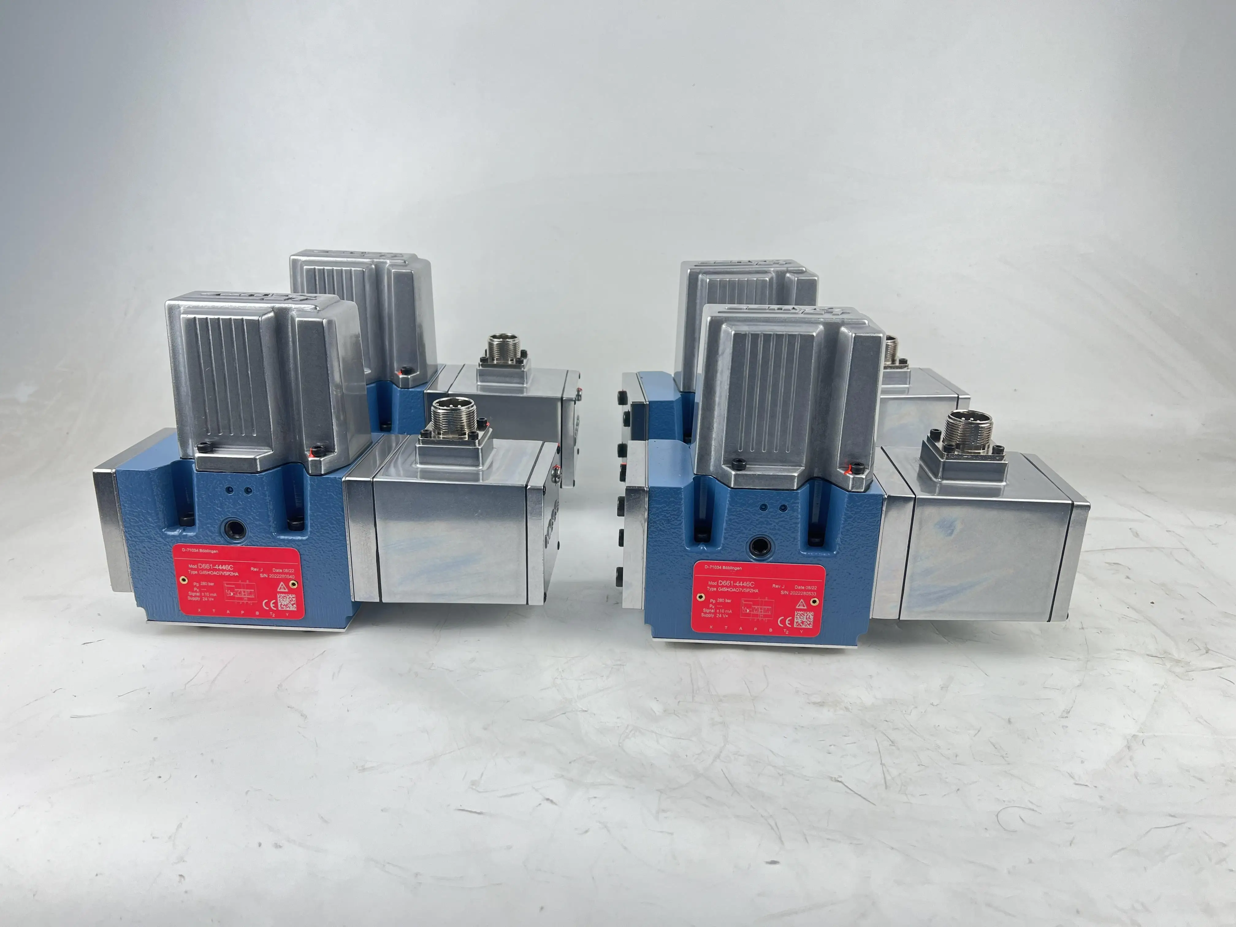 Hydraulic Valve D633-7418 Servo Valve D661-4697C Servo Hydraulic Valve D633-303B R02KO1M0NSM2 D633-417A D633-417B