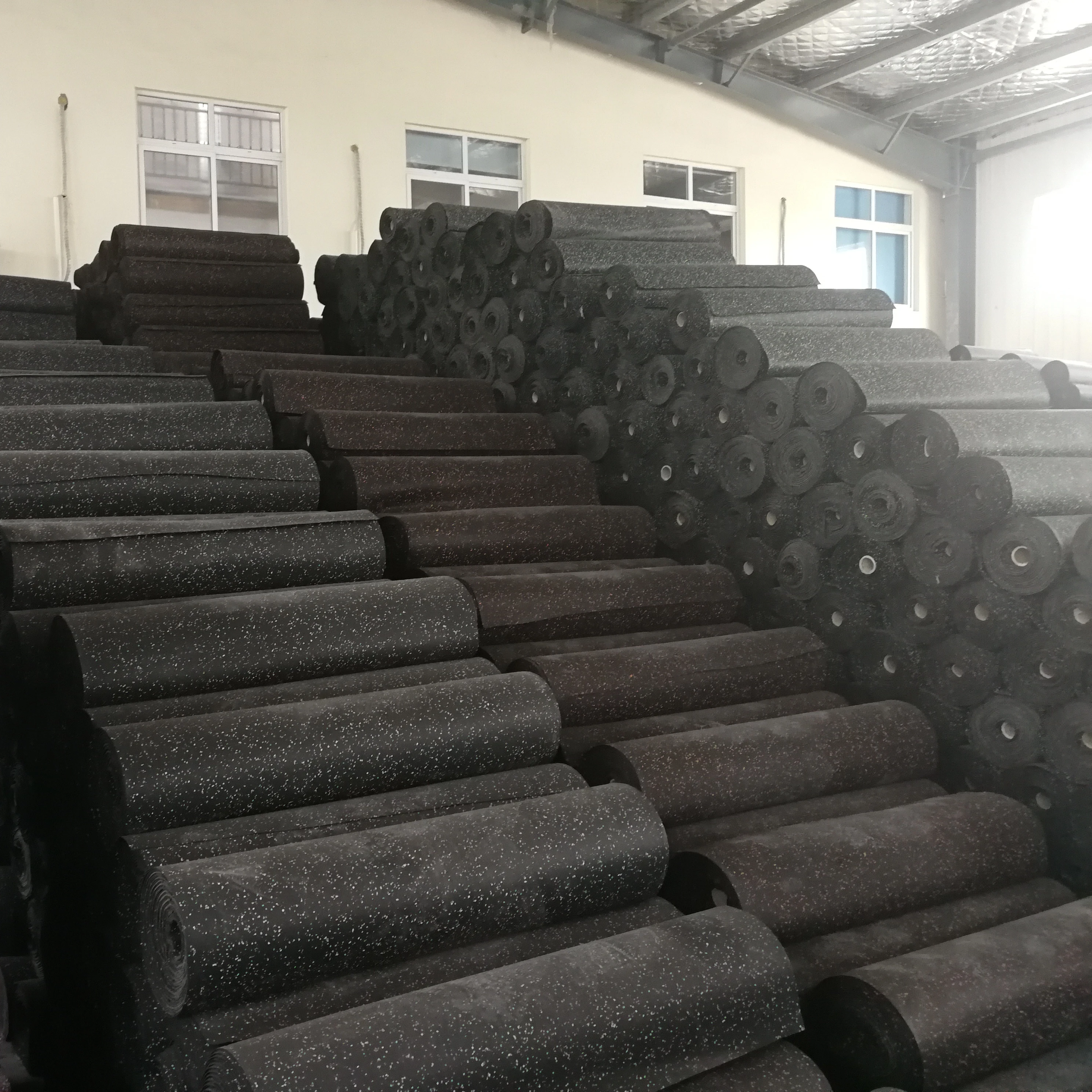 Popular high quality rubber mat anti slip high impact  rubber roll boxing home gym mat roll floor materials