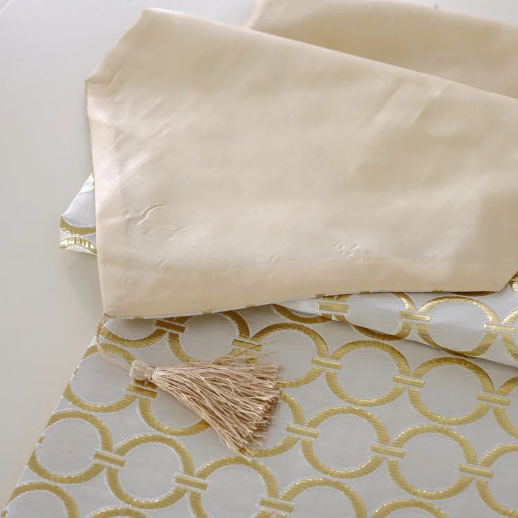 Wholesale modern concise style jacquard Christmas decorative table runnerfor home  hotel banquet decor