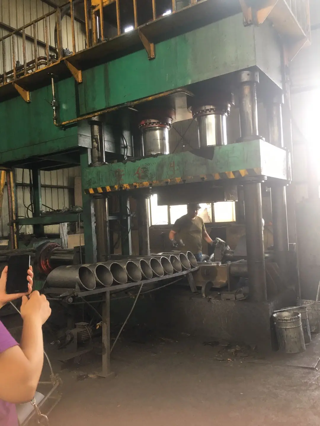 Produce 21-219mm diameter stainless steel elbow machine China factory contact information