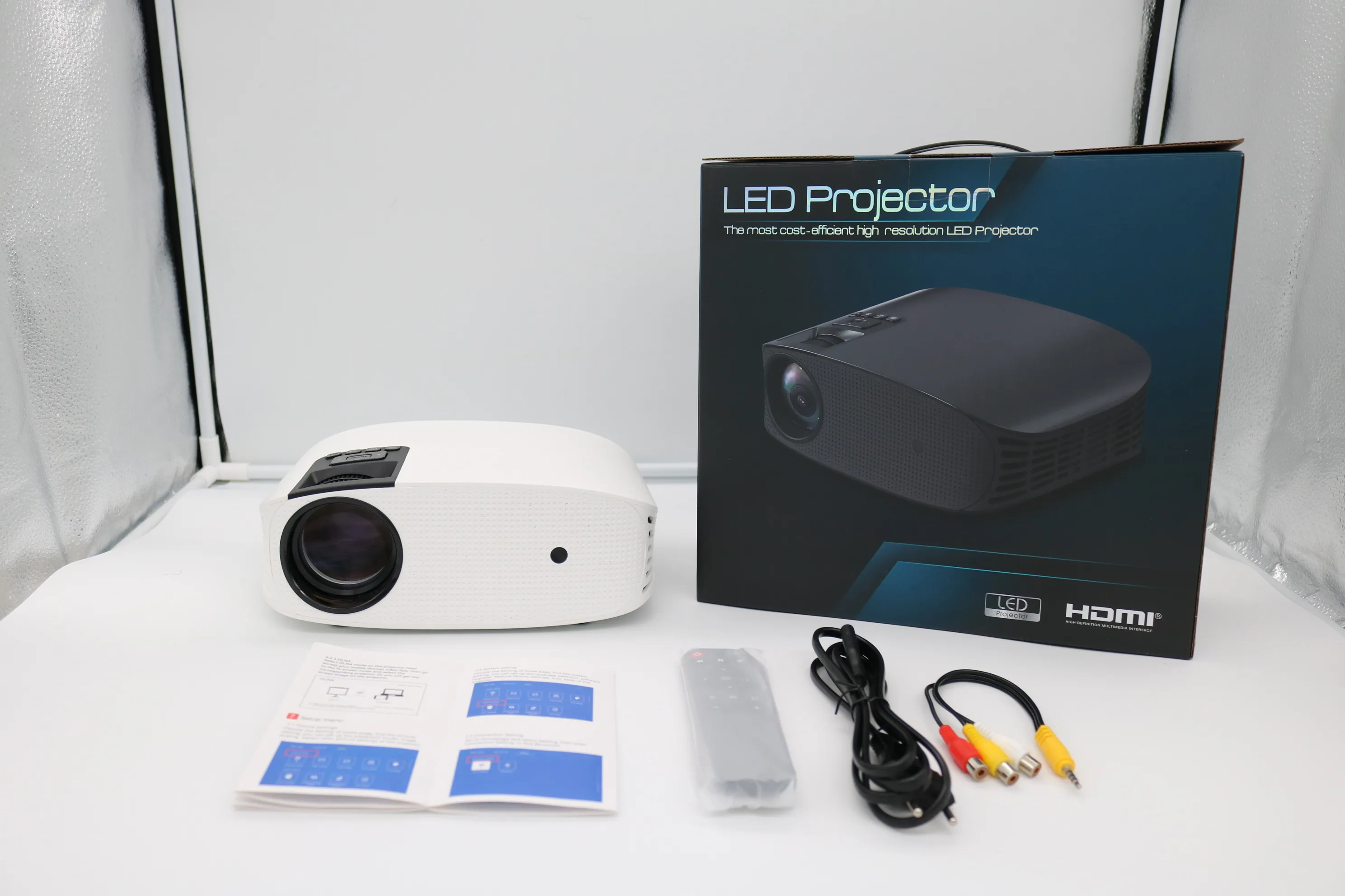 High Quality Android 23 languages Mobile Phone Home Theater House 4D Keystone Correction Connector TV 1080P Support 4K Projector