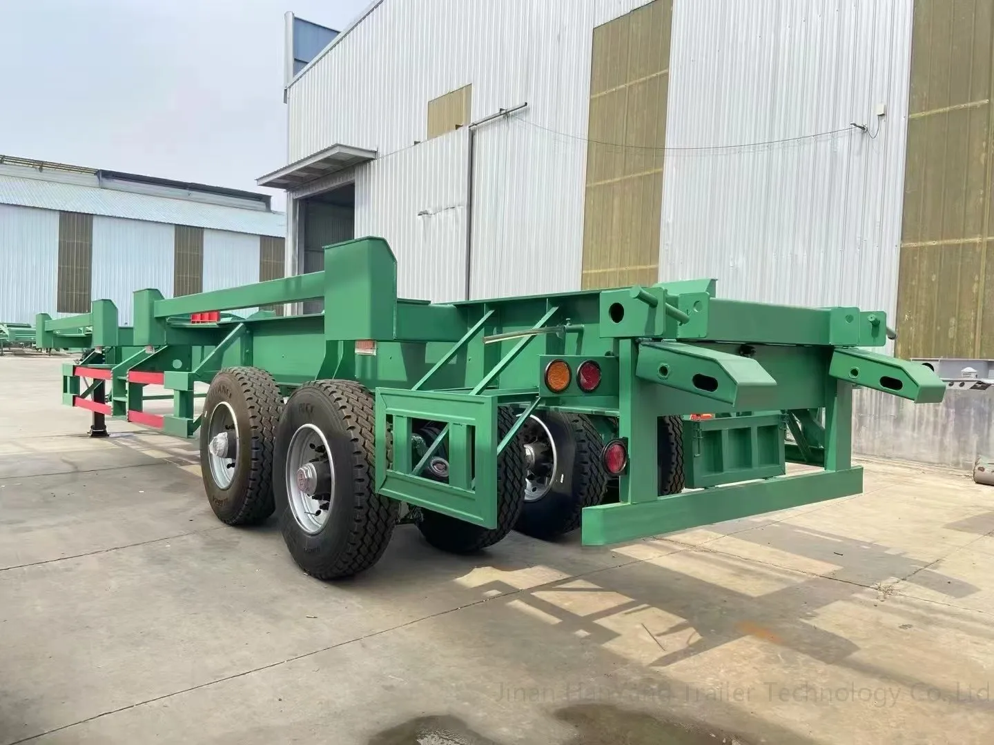 New Style 12 Meter Long Steel Skeleton Semi-Trailers Flatbed Container Semi-Trailer with 12R22.5 Tyre