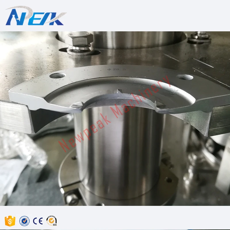 Soft Drink/Water Automatic Carbonated Beverage Bottling Plant/Filling Machine