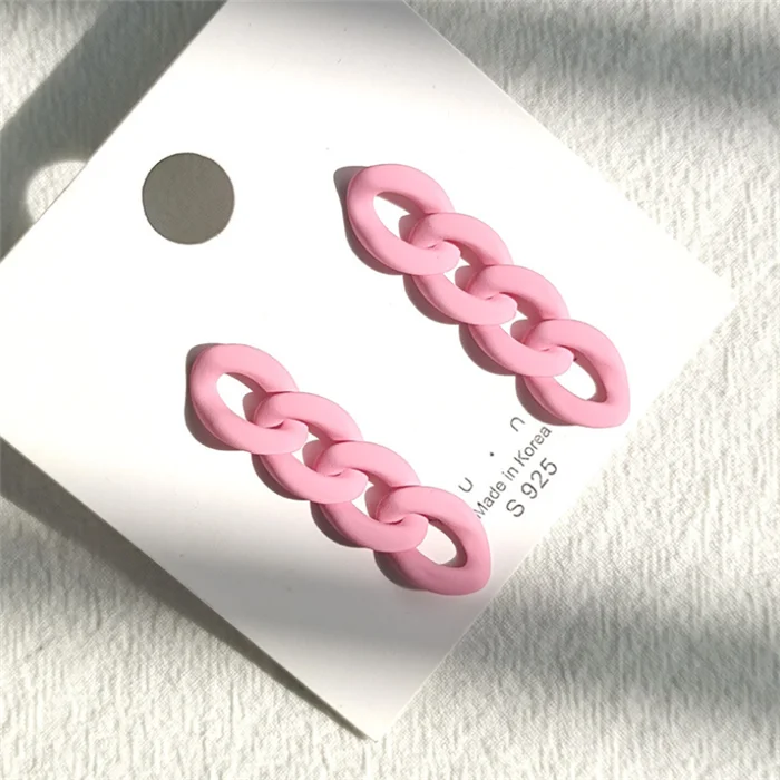 chain earrings (6).png
