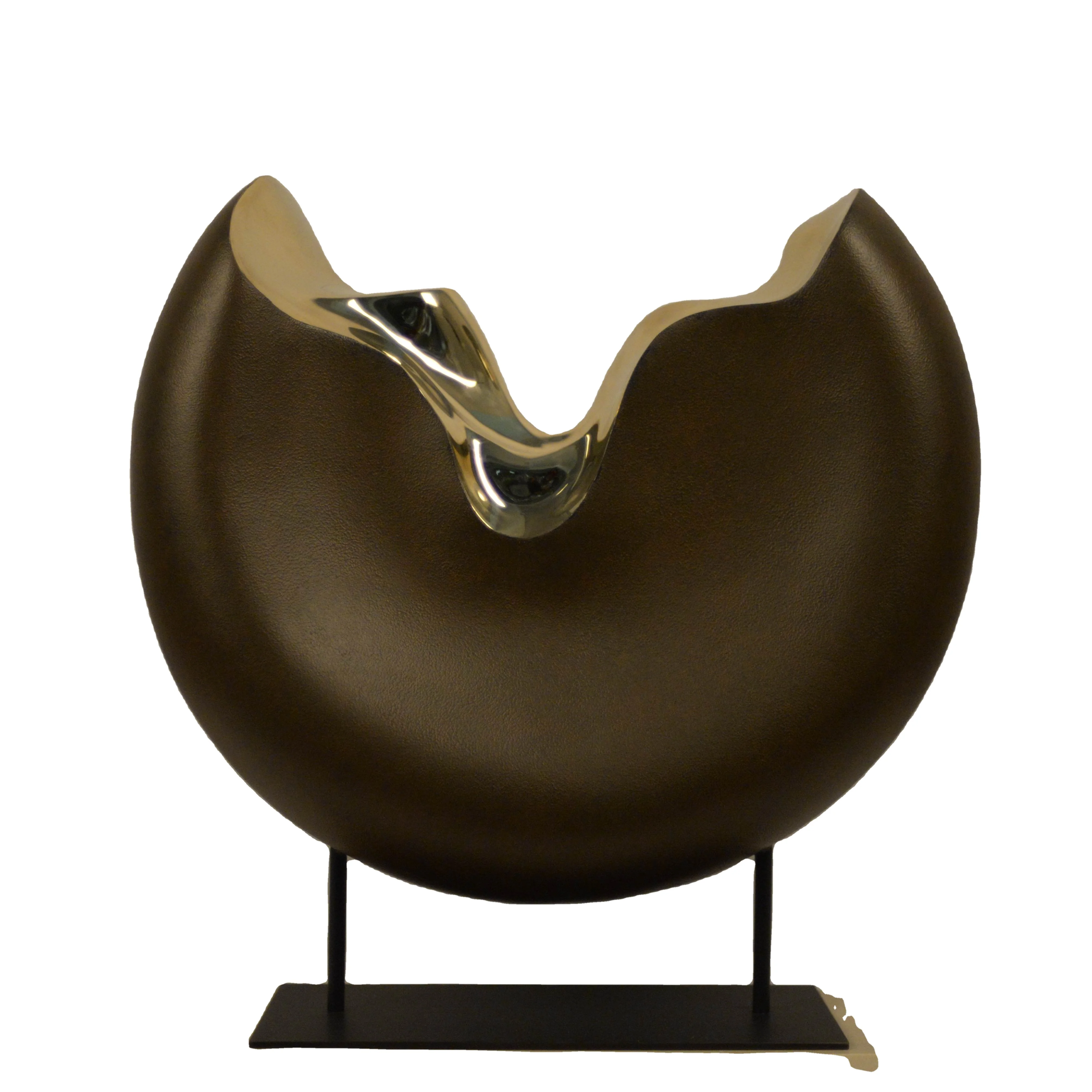 Modern Art Stainless Steel Sculpture Electroplate Gold Unique and Eye-catching for Stylish Hotel Table Decoration