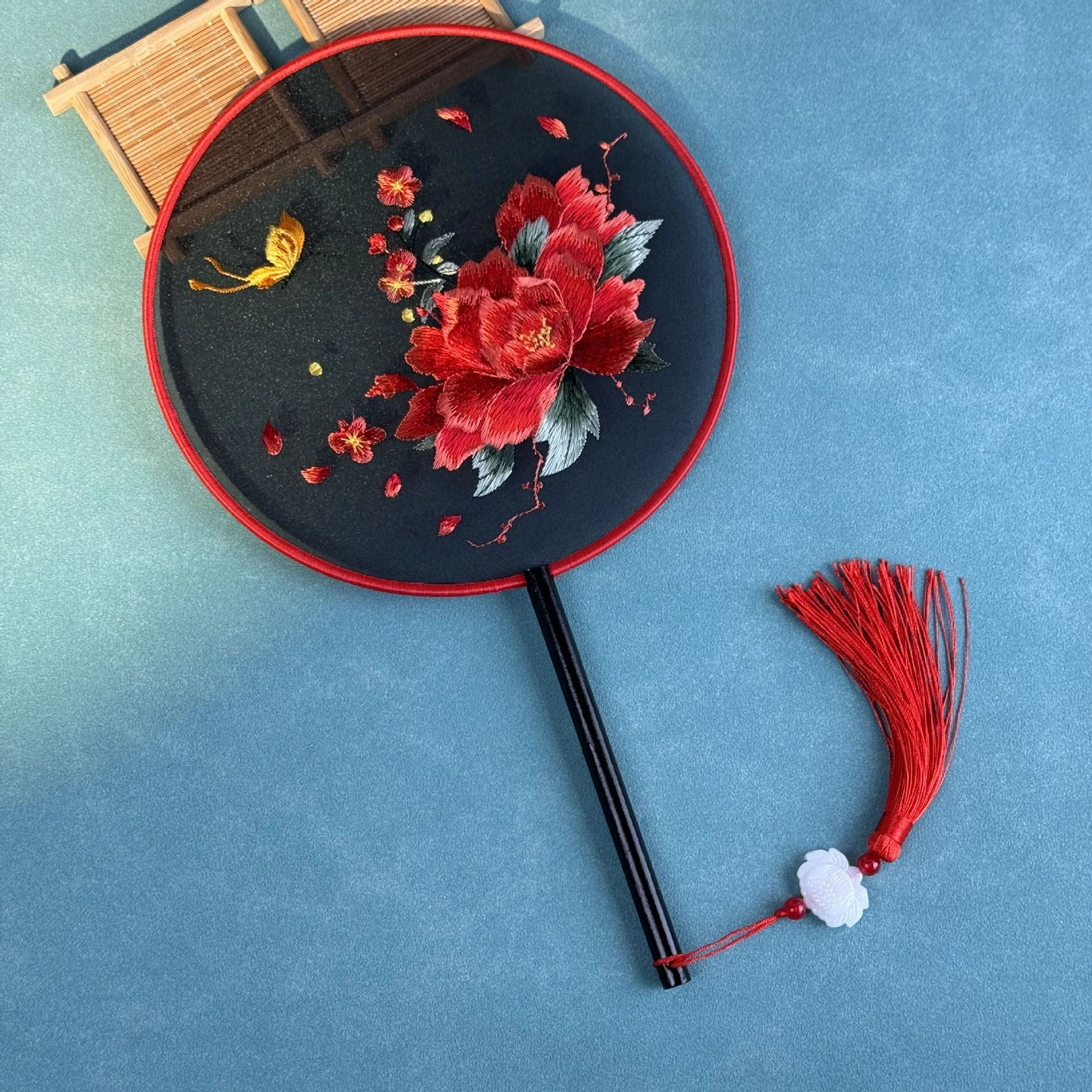 Chinese Style Female Fan Embroidery Group Fan