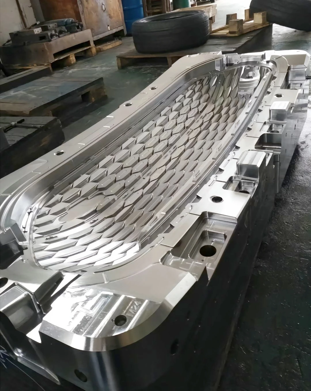 High Precision 5 Axis CNC Machining Bronze SS304 6061/7075 Aluminum Metals with Polishing Painting Plating Anodizing Finish