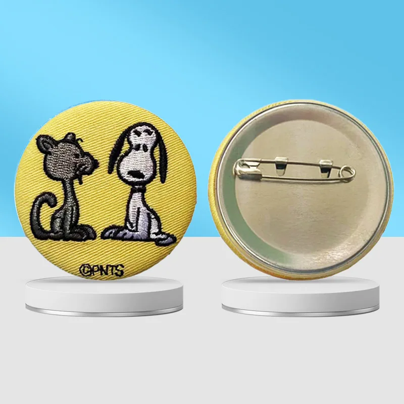 Embroidery tinplate badge Custom creative embroidered sweater Metal badge Bandana hat clothing brooch pin