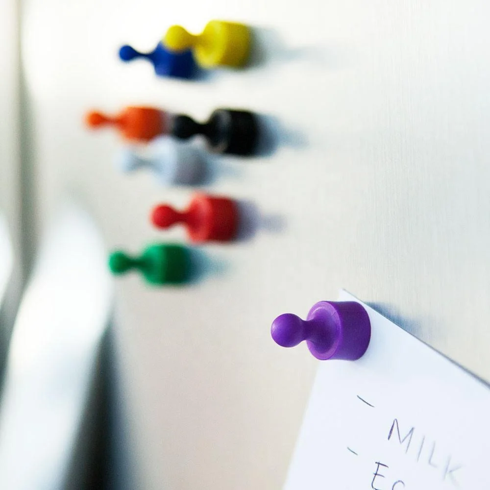 Hot Selling Plastic Pawn Magnets Magnetic Push Pin Of Fridge