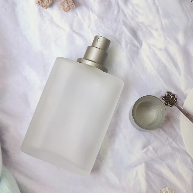  Пустой матовый флакон для духов с серебристым распылителем 100 мл