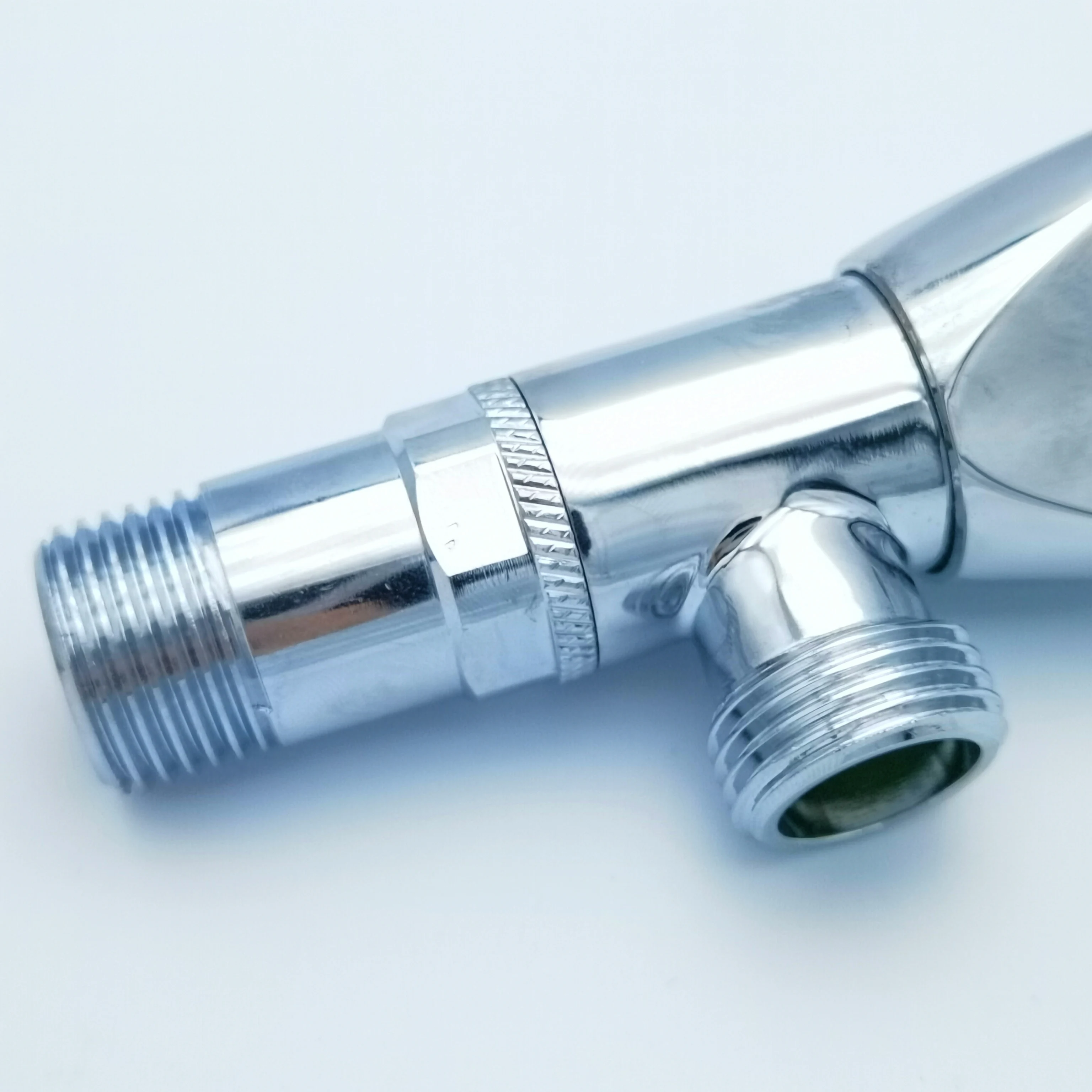 CHENGNING water save slow open 90 degree Triangular handwheel brass angle valve popular in middle esat