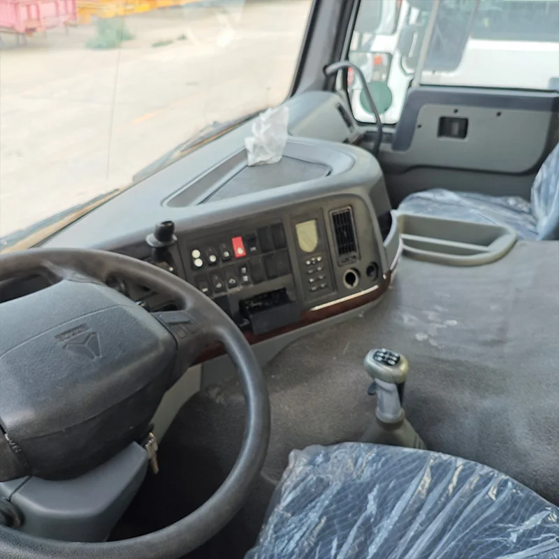 Лучшая цена головка прицепа Sinotruk Тяговая грузовика 6*4 10 колес 30 тонн продажа