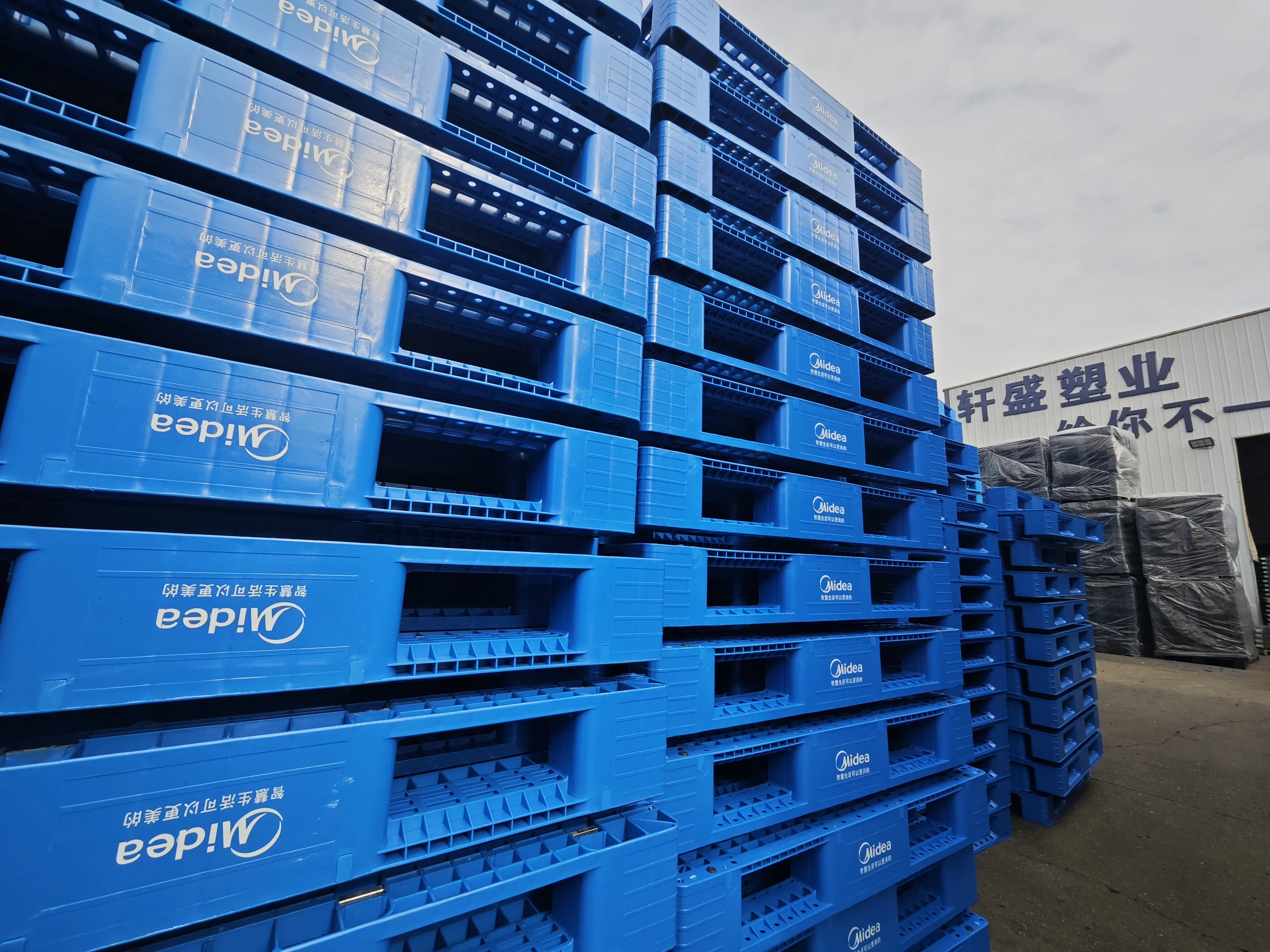 NEXARA Customize Logo printing 1010 1000*1000*150mm Grid Surface Three Runner Plastic Pallet for Logistic Turnover