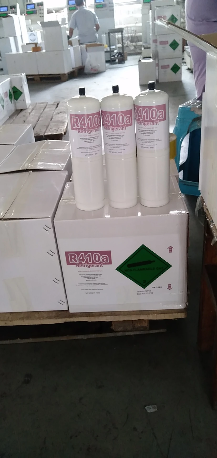 Factory Supply 99.9% Purity 11.3kg R410 Refrigerant R410a For Air Condition