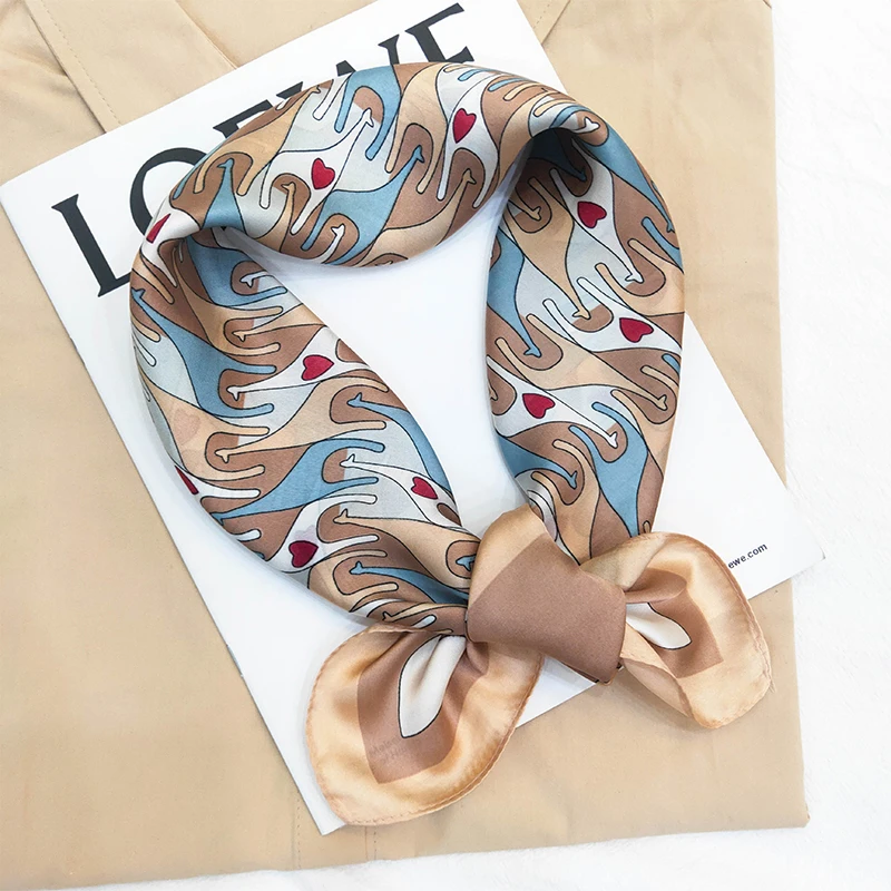 Hot Selling Style Fashion Women Malaysia Silk Head Scarf Chain Print 70x70 Satin Square Scarf