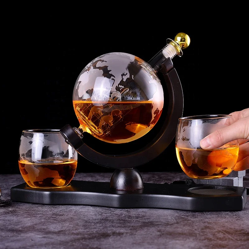High quality Fancy whiskey decanter globe set Glass Globe decanter glass bar accessories with whiskey stone